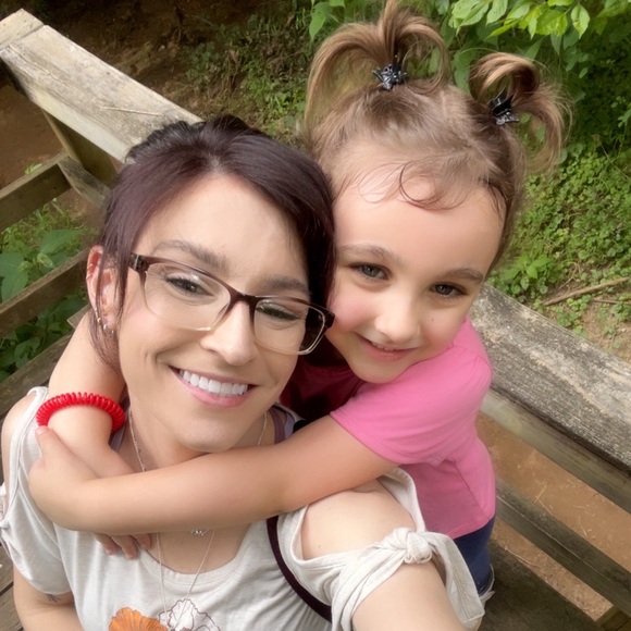 Meet your Posher, Jenna. I specialize in Vintage/Antique Fine Jewelry! Welcome!! - Picture 11 of 14